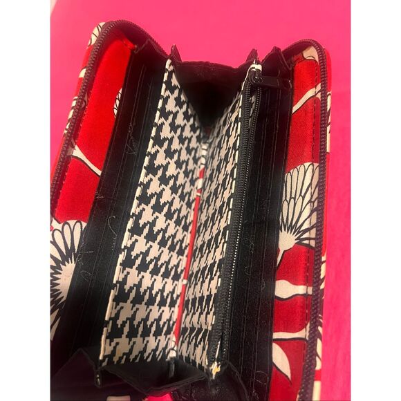 Vera Bradley Womens Quilted Floral Deco Daisy Zip Around Wallet Red OS - Picture 5 of 5